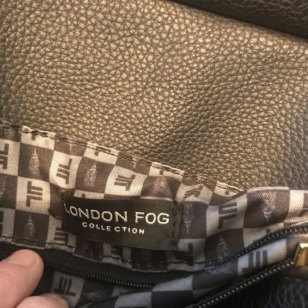 London Fog two strap black purse - Picture 3 of 8